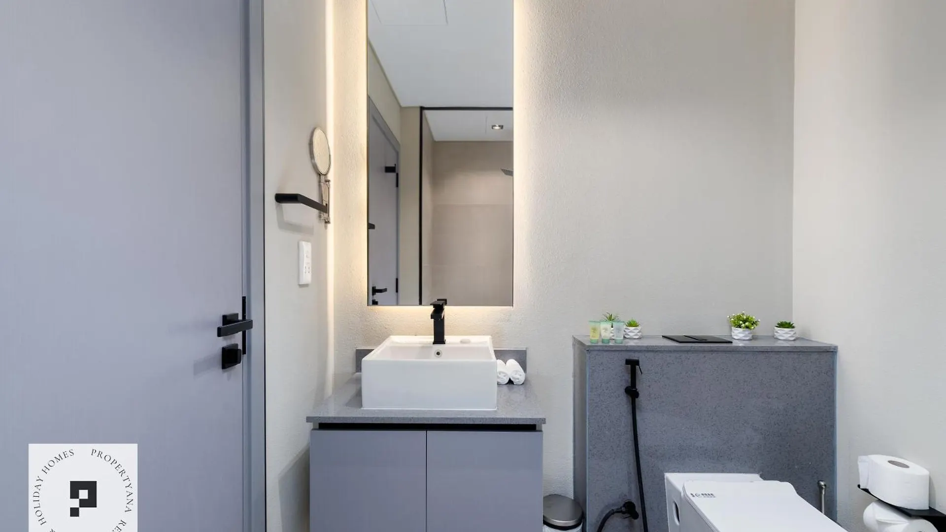 Budget-Friendly Brand New Studio In Mag 980 Dubai Apartment