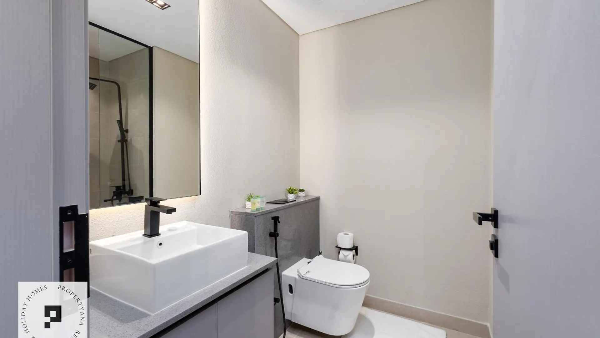 Budget-Friendly Brand New Studio In Mag 980 Dubai 0*,